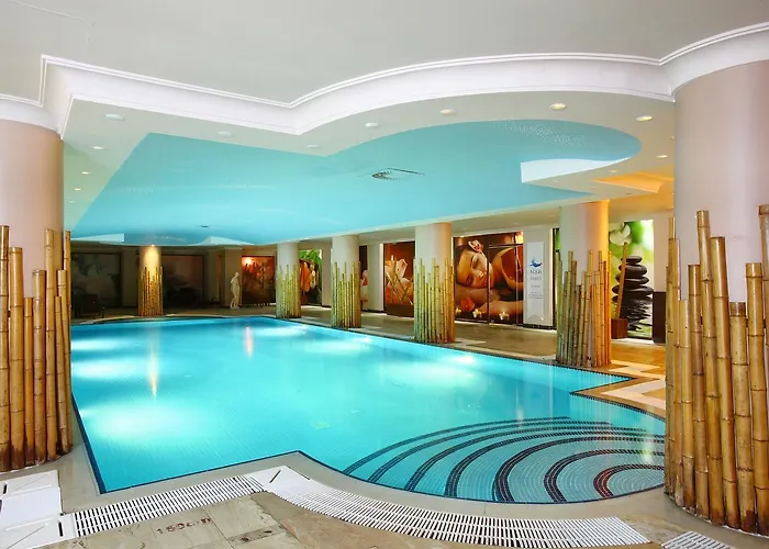 Royal Arena & Resort